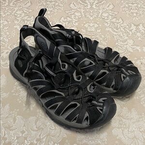 Keen Charcoal Adventure Sandals Size 9 worn once